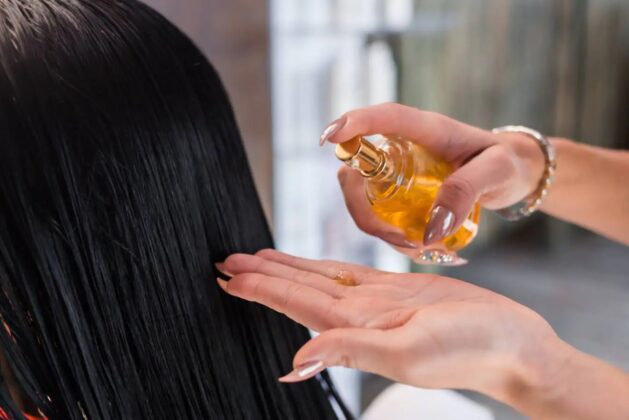 Here are 5 best oils for hair growth- Here are 5 hair oils that make hair strong and thick.