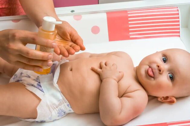 oil massage benefits for babies.- Know here how oil massage is beneficial for babies.