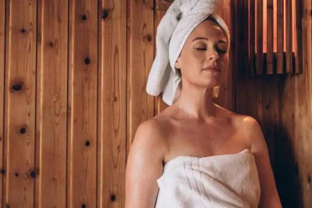 Here are some good and bad things about sauna or steam room.  Know here some advantages and some disadvantages of sauna or steam bath.