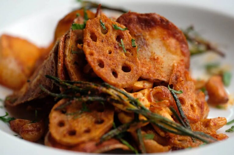Try this amazing lotus root recipe, sliced potatoes with lotus root. -Enjoy the weekend with this wonderful recipe with lotus cucumbers.