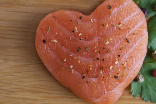 Seafood can keep your heart healthy, know how – To keep your heart healthy, you can eat seafood twice a week.