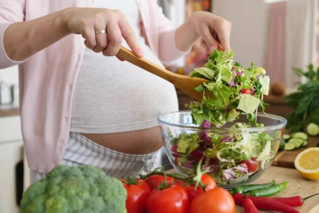 Here are some of the benefits of a vegan diet during pregnancy.- Know the vegetarian diet during pregnancy here.