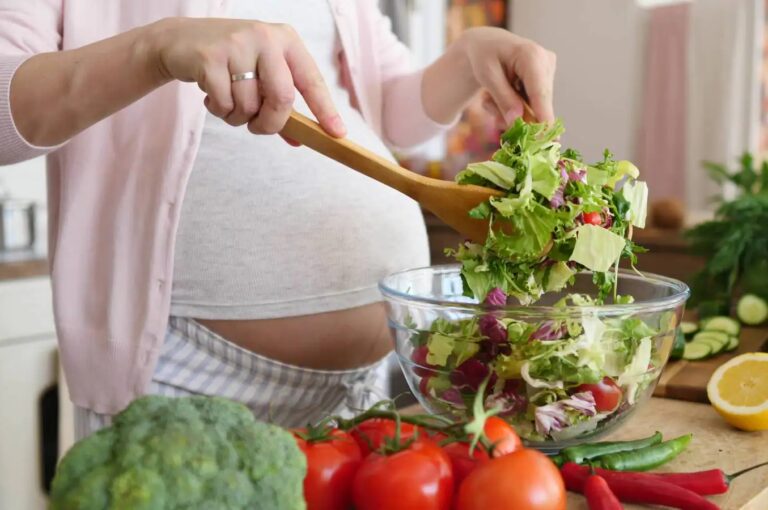 Here are some of the benefits of a vegan diet during pregnancy.- Know the vegetarian diet during pregnancy here.