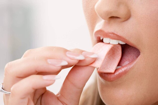 Here are 3 benefits of chewing gum for oral health.