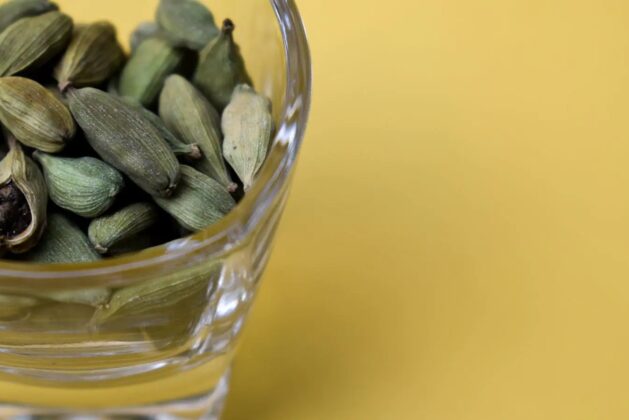 Here are 4 benefits of drinking elaichi water.- Here are 4 benefits of drinking cardamom water.