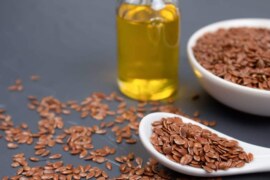 Know how to use flaxseed for skin.- Here you know how to use flaxseed to protect your skin from aging.