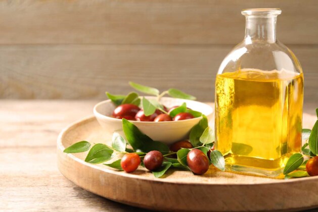 Know how to use jojoba oil for hair.- Know how to use jojoba oil for hair.