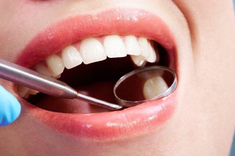 Know how poor oral hygiene can increase the risk of heart disease.