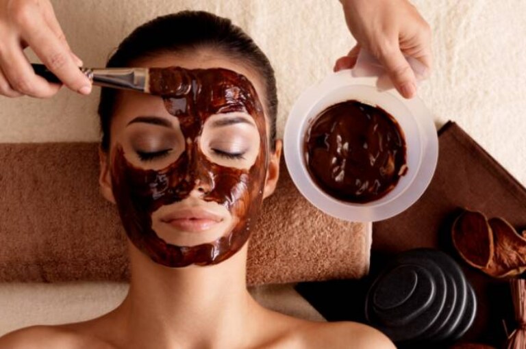 Know how you can use chocolate for soft and glowing skin.