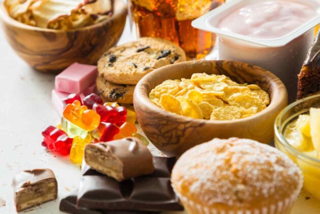 These 4 unhealthy processed foods can give you diabetes and cancer.