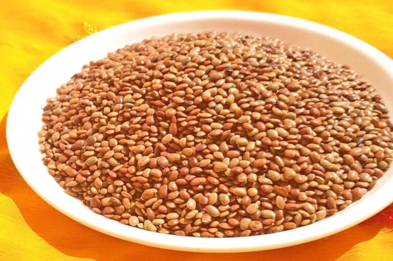 Ayurveda says kulthi can be added to your diet for weight loss. According to Ayurveda, including mac in the diet is known to reduce weight.