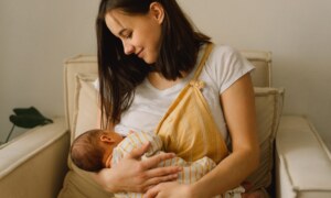 How to breastfeed for first time moms