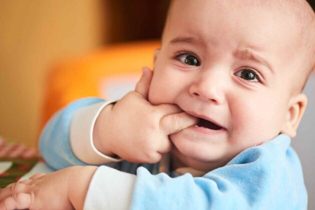 Dear mothers, know how to help a teething baby.